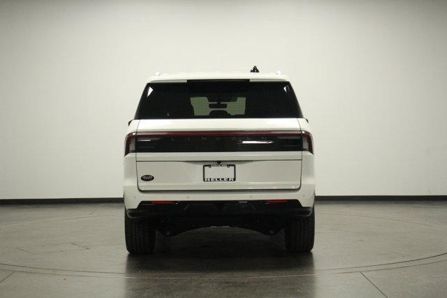 new 2025 Lincoln Navigator car, priced at $103,310