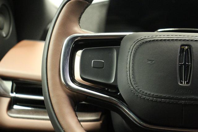 new 2025 Lincoln Navigator car, priced at $103,310