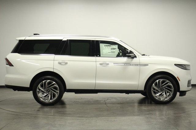 new 2025 Lincoln Navigator car, priced at $103,310
