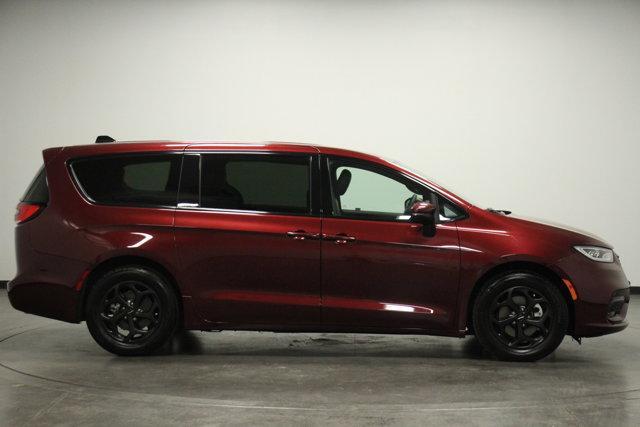 used 2023 Chrysler Pacifica Hybrid car, priced at $31,962