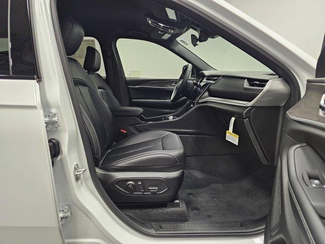 new 2025 Jeep Grand Cherokee car, priced at $49,525
