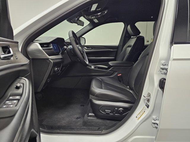 new 2025 Jeep Grand Cherokee car, priced at $49,525