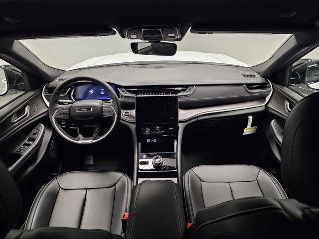 new 2025 Jeep Grand Cherokee car, priced at $49,525