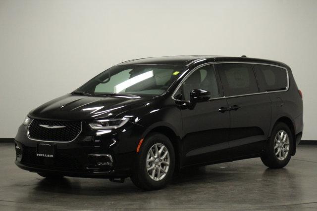 new 2025 Chrysler Pacifica car, priced at $45,315