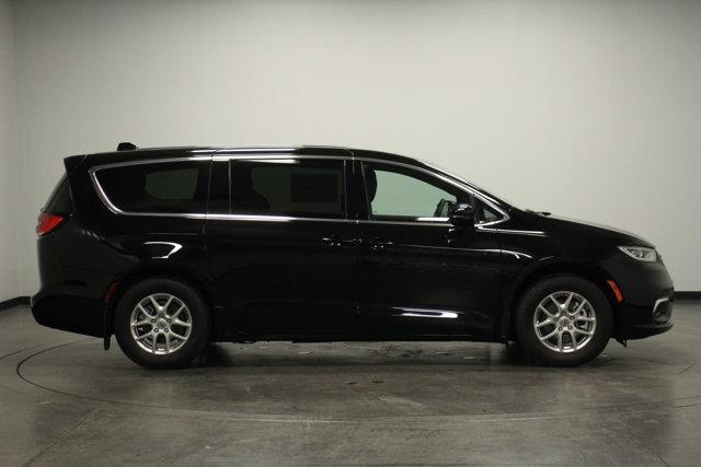 new 2025 Chrysler Pacifica car, priced at $45,315