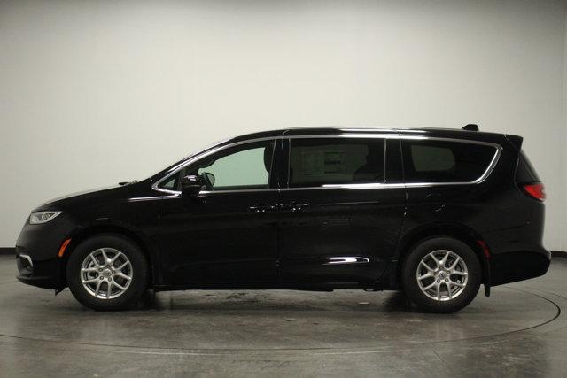 new 2025 Chrysler Pacifica car, priced at $45,315