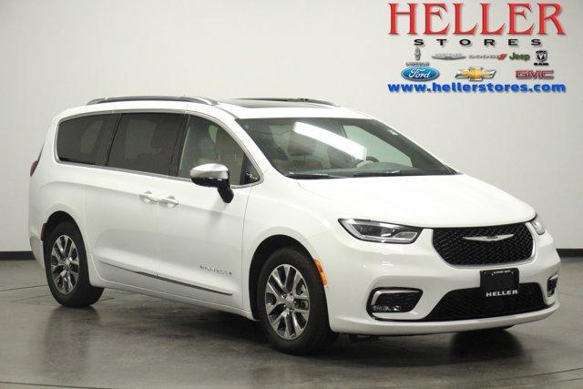 used 2023 Chrysler Pacifica Hybrid car, priced at $39,962