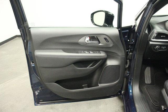 new 2025 Chrysler Pacifica car, priced at $48,115