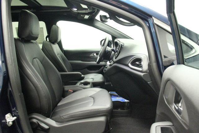 new 2025 Chrysler Pacifica car, priced at $48,115