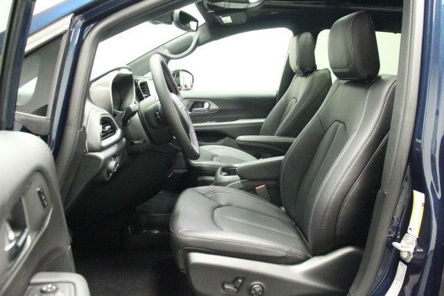 new 2025 Chrysler Pacifica car, priced at $48,115