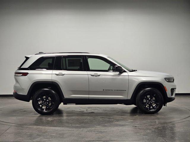 new 2025 Jeep Grand Cherokee car, priced at $46,730