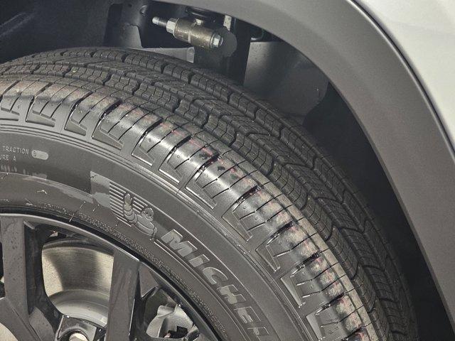 new 2025 Jeep Grand Cherokee car, priced at $46,730