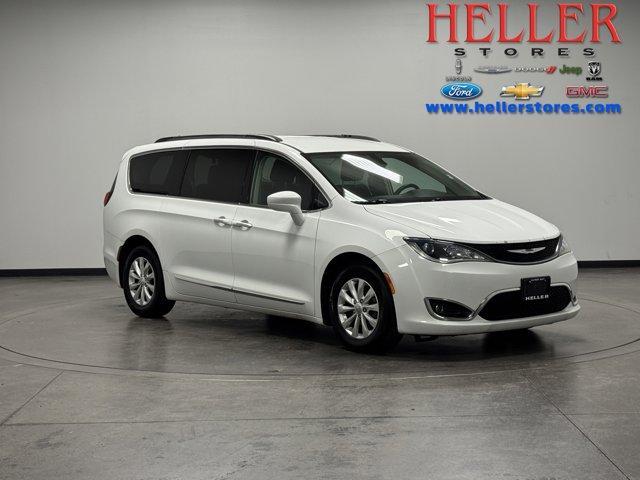 used 2017 Chrysler Pacifica car, priced at $8,462