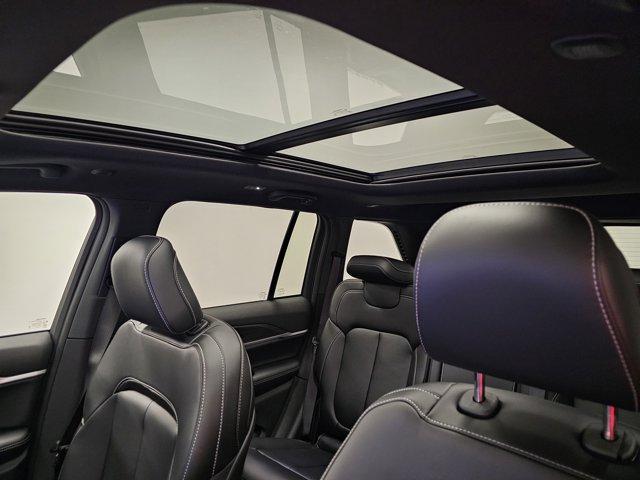 new 2025 Jeep Grand Cherokee car, priced at $52,140