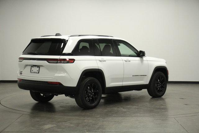 new 2025 Jeep Grand Cherokee car, priced at $45,935