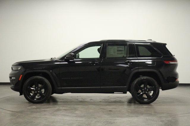 new 2025 Jeep Grand Cherokee car, priced at $51,215