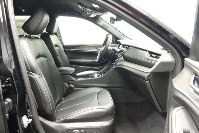new 2025 Jeep Grand Cherokee car, priced at $51,215