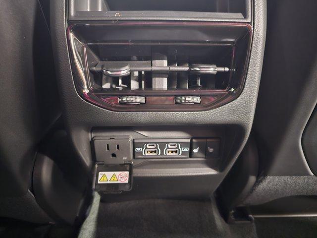 new 2025 Jeep Grand Cherokee car, priced at $50,120