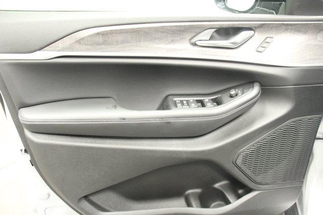 new 2025 Jeep Grand Cherokee L car, priced at $53,215