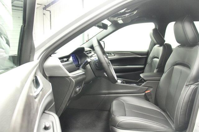 new 2025 Jeep Grand Cherokee L car, priced at $53,215