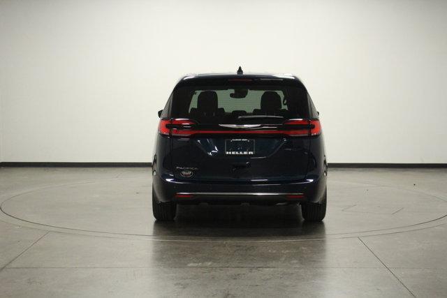 new 2025 Chrysler Pacifica car, priced at $44,640