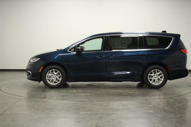 new 2025 Chrysler Pacifica car, priced at $44,640