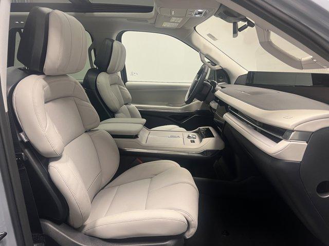 new 2025 Lincoln Navigator car, priced at $102,940