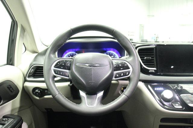used 2022 Chrysler Pacifica car