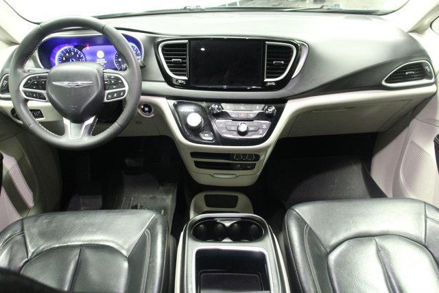 used 2022 Chrysler Pacifica car