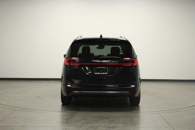 used 2022 Chrysler Pacifica car