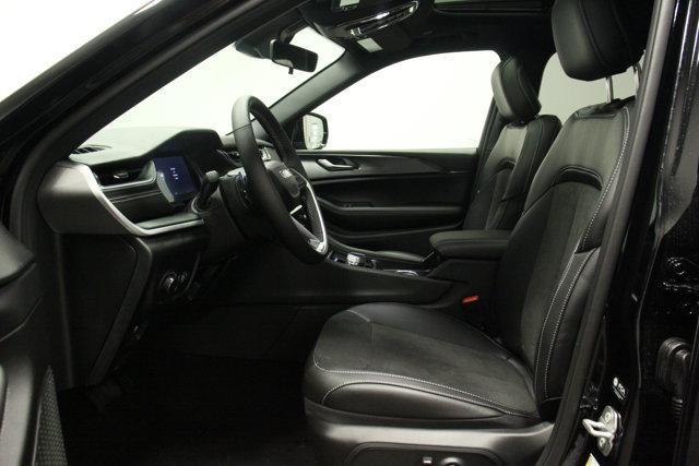 new 2025 Jeep Grand Cherokee car, priced at $46,730