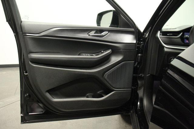 new 2025 Jeep Grand Cherokee car, priced at $46,730