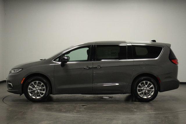 new 2025 Chrysler Pacifica car, priced at $47,635