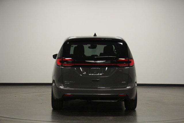 new 2025 Chrysler Pacifica car, priced at $47,635