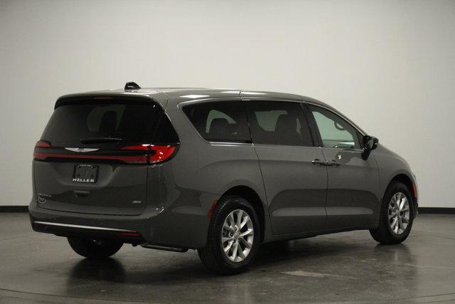 new 2025 Chrysler Pacifica car, priced at $47,635