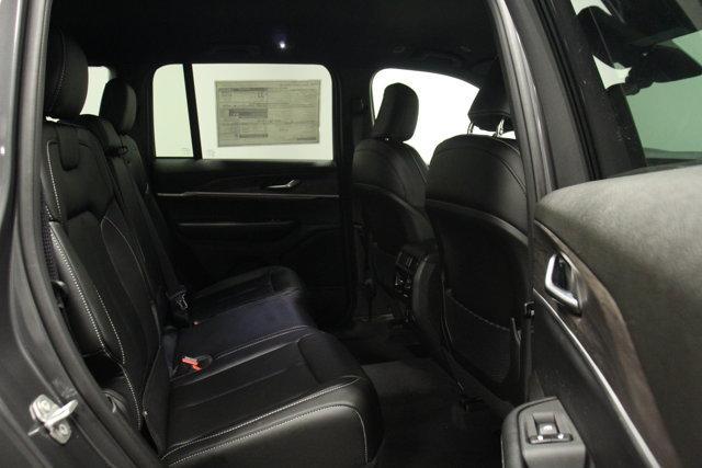 new 2025 Jeep Grand Cherokee car, priced at $50,220