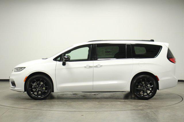 new 2024 Chrysler Pacifica car, priced at $51,362
