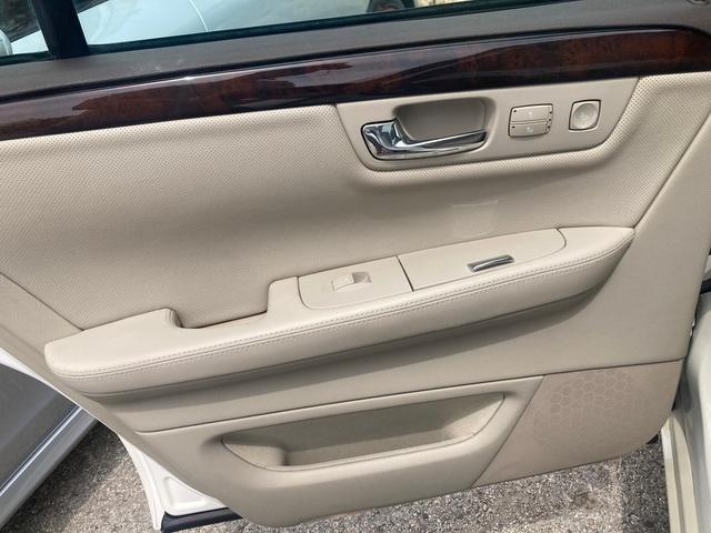 used 2010 Cadillac DTS car, priced at $10,495