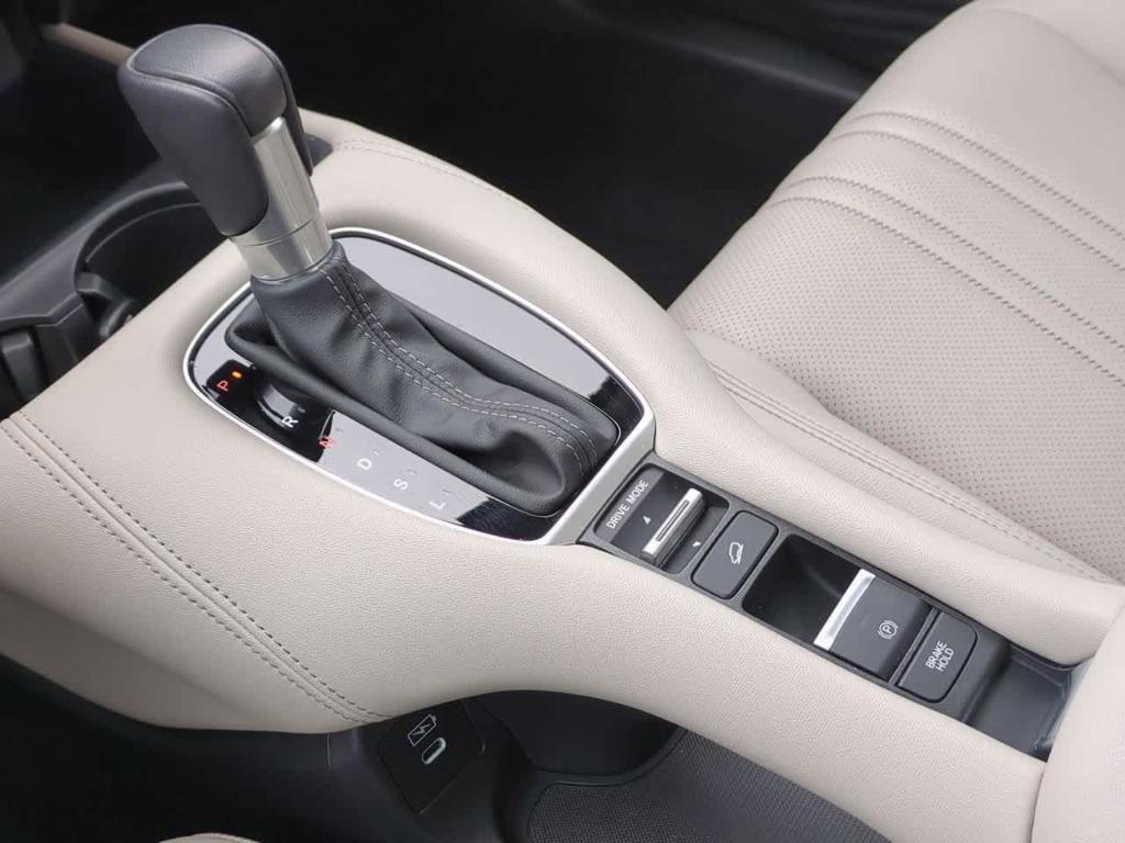 used 2024 Honda HR-V car, priced at $27,297