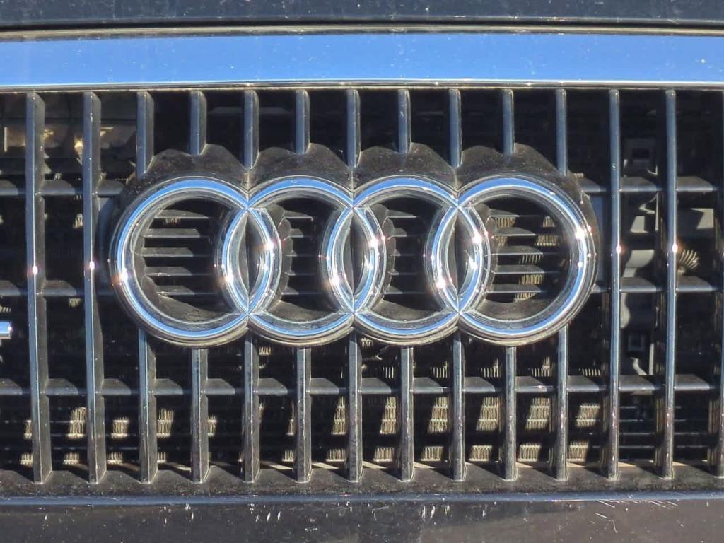 used 2009 Audi Q5 car, priced at $5,000