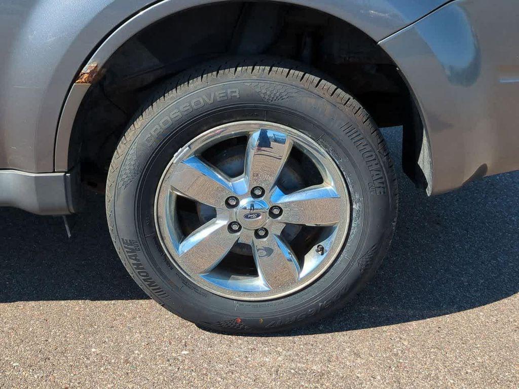 used 2009 Ford Escape car, priced at $3,200