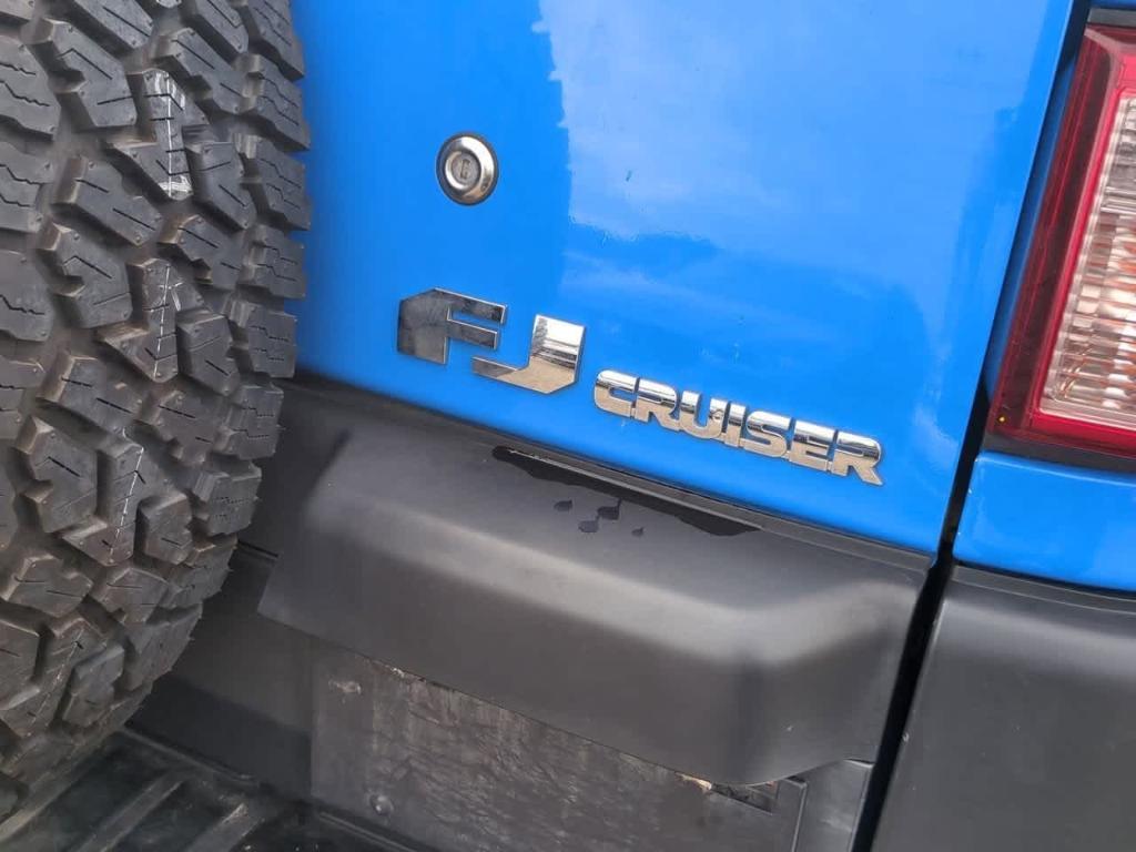 used 2007 Toyota FJ Cruiser car, priced at $8,997