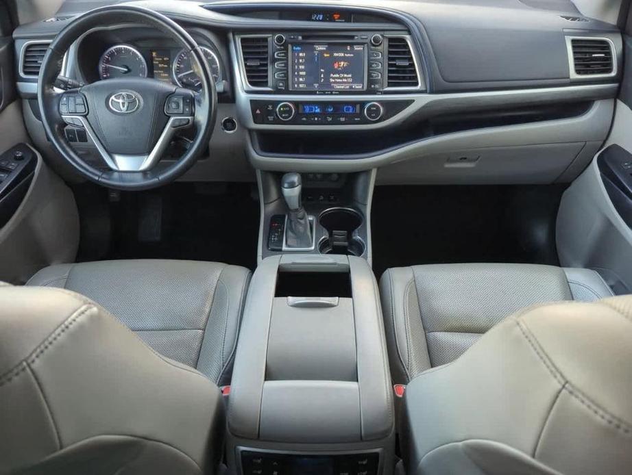 used 2018 Toyota Highlander car, priced at $16,997