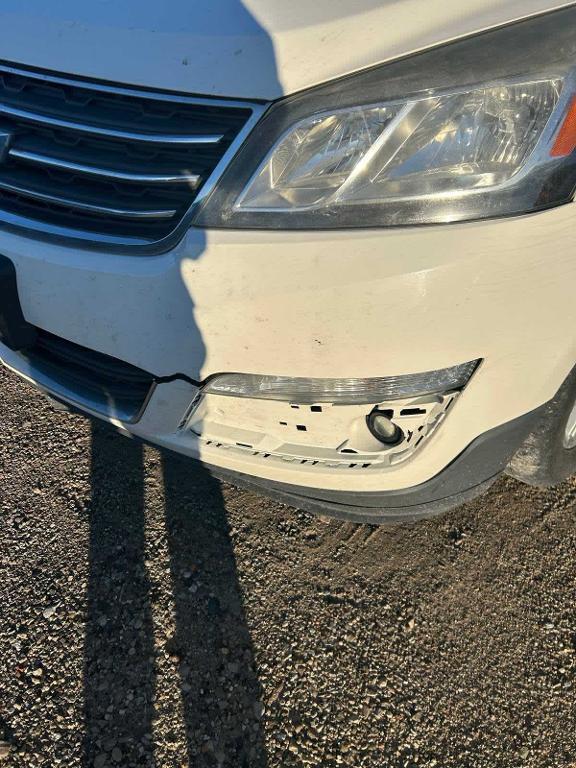 used 2015 Chevrolet Traverse car, priced at $2,000