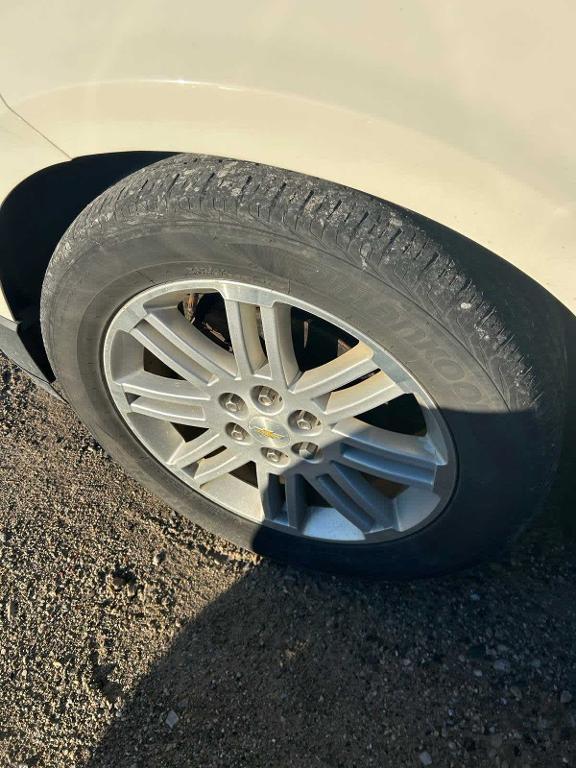 used 2015 Chevrolet Traverse car, priced at $2,000