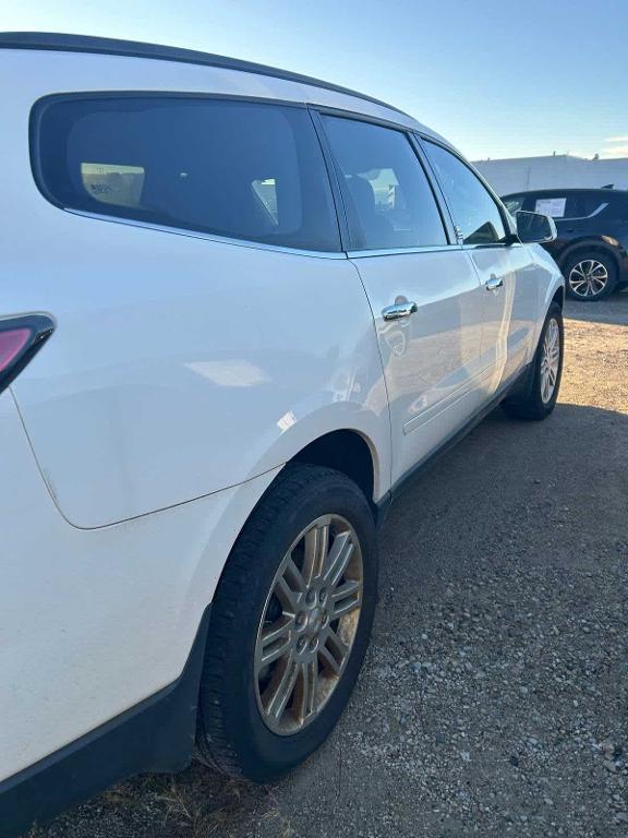 used 2015 Chevrolet Traverse car, priced at $2,000