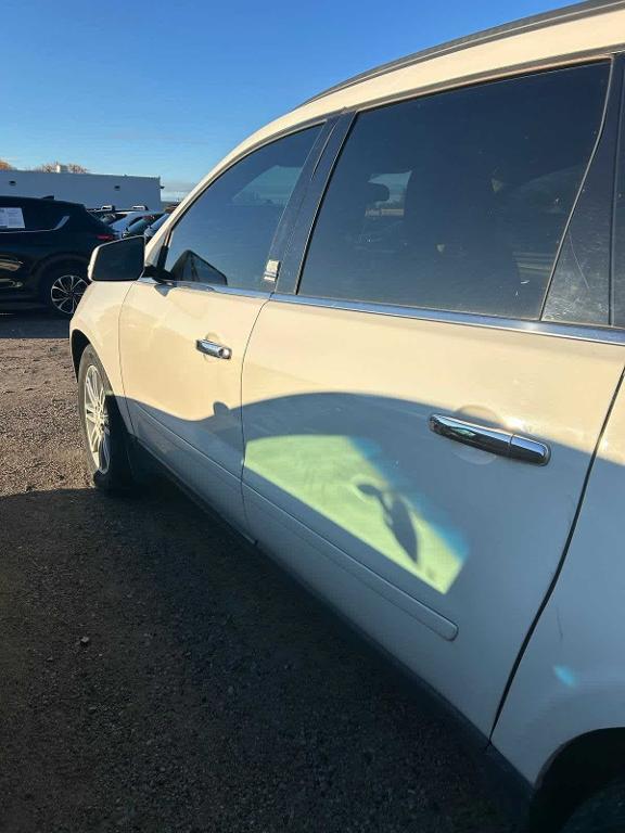 used 2015 Chevrolet Traverse car, priced at $2,000