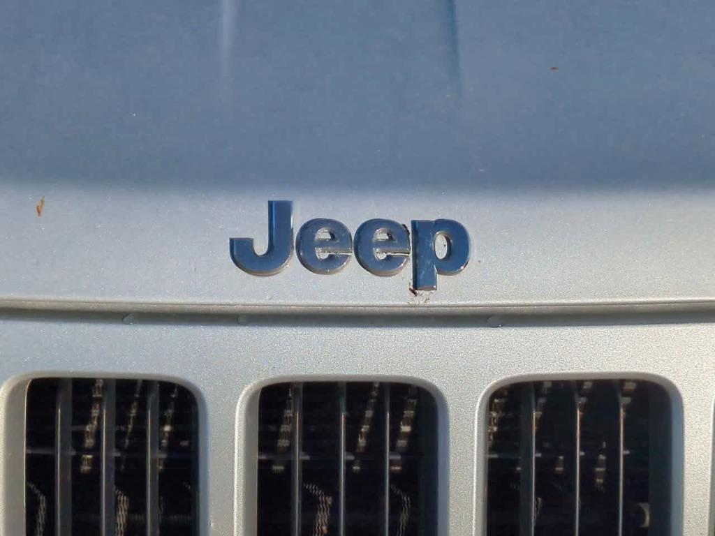 used 2010 Jeep Grand Cherokee car, priced at $4,000