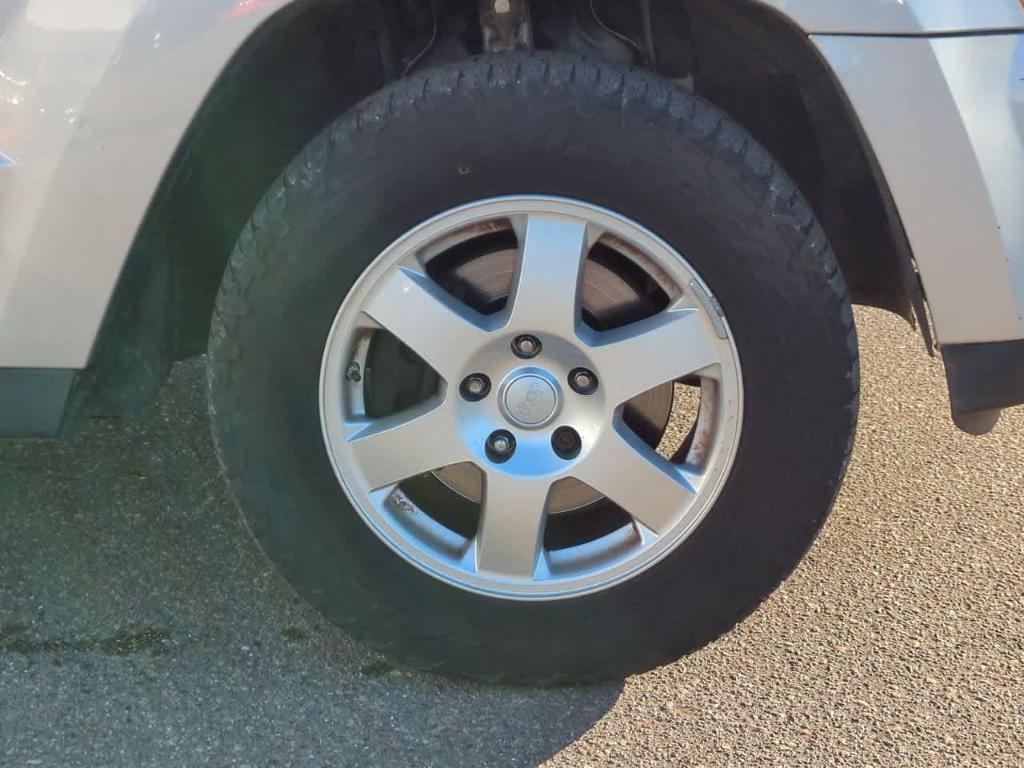 used 2010 Jeep Grand Cherokee car, priced at $4,000