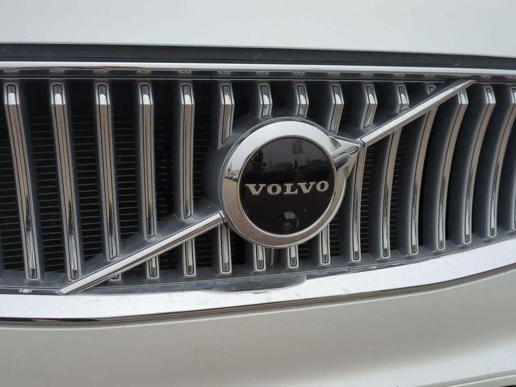 used 2022 Volvo XC90 Recharge Plug-In Hybrid car, priced at $42,997